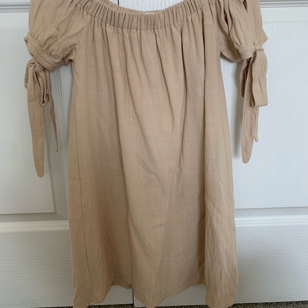 Lulu’s Size XS Beige Dress